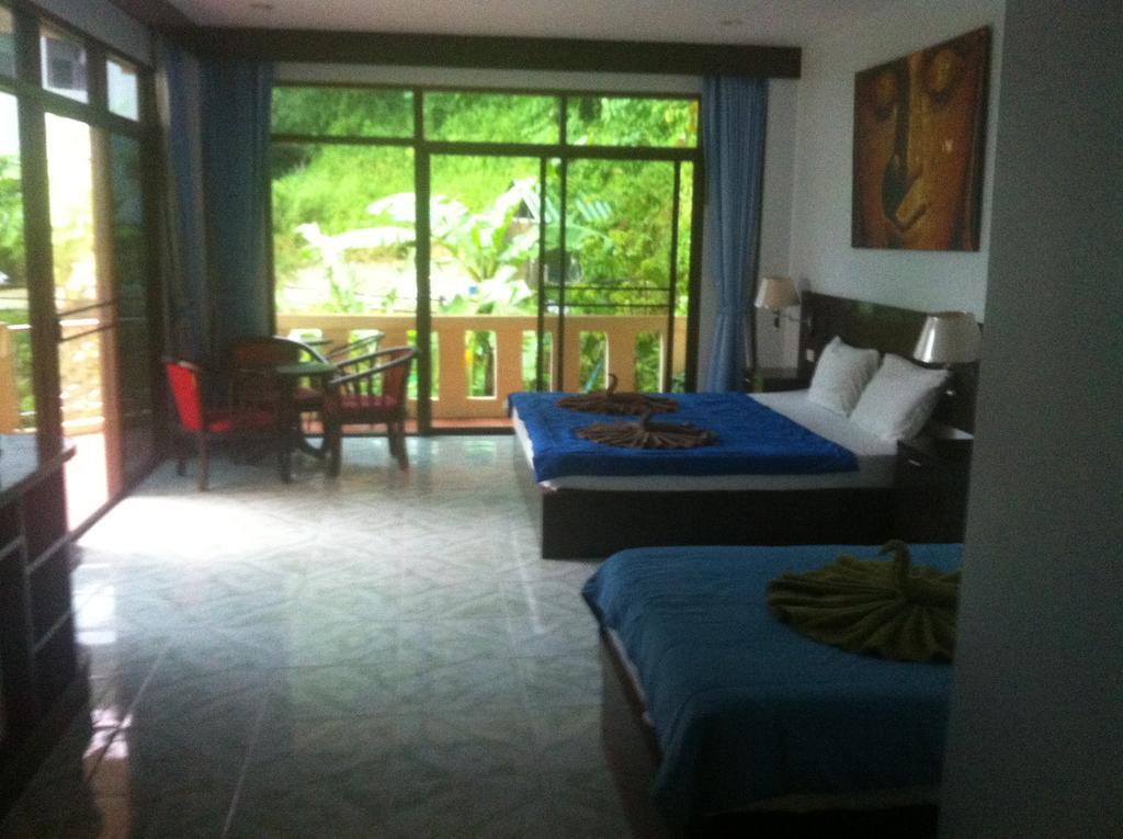 Feng Shui House Hotel Patong Phòng bức ảnh