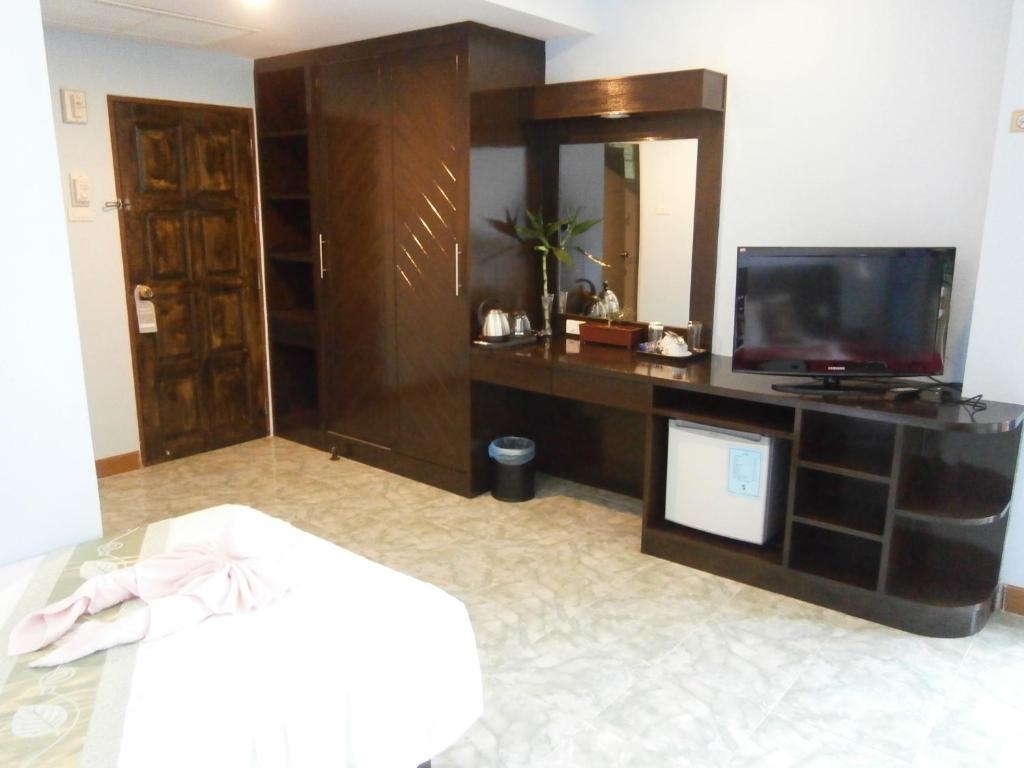Feng Shui House Hotel Patong Ngoại thất bức ảnh