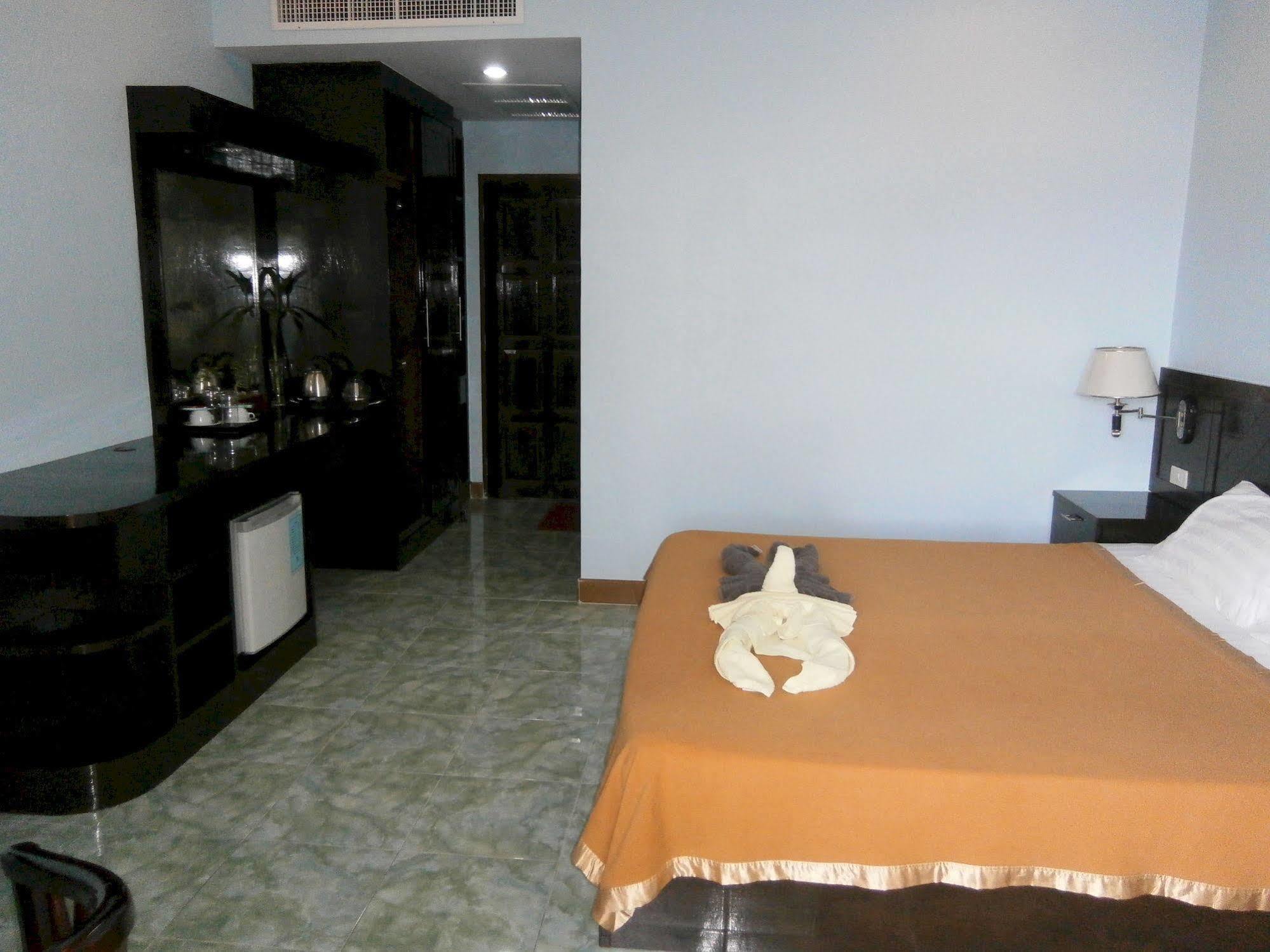 Feng Shui House Hotel Patong Ngoại thất bức ảnh