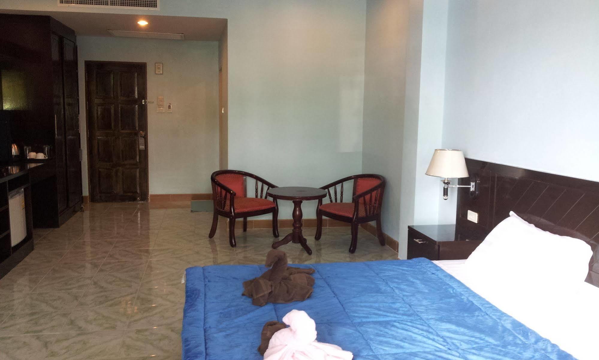 Feng Shui House Hotel Patong Ngoại thất bức ảnh