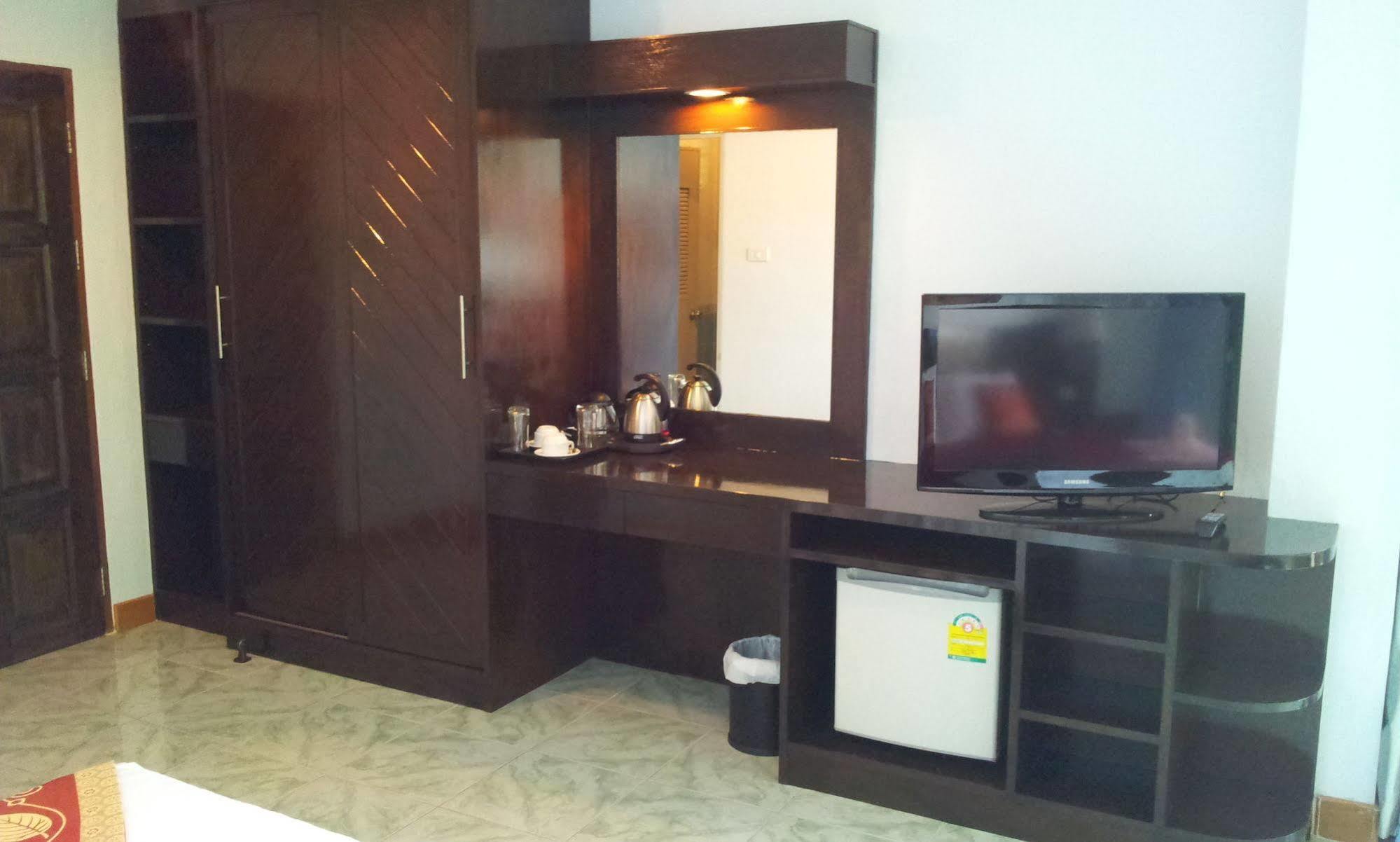 Feng Shui House Hotel Patong Ngoại thất bức ảnh